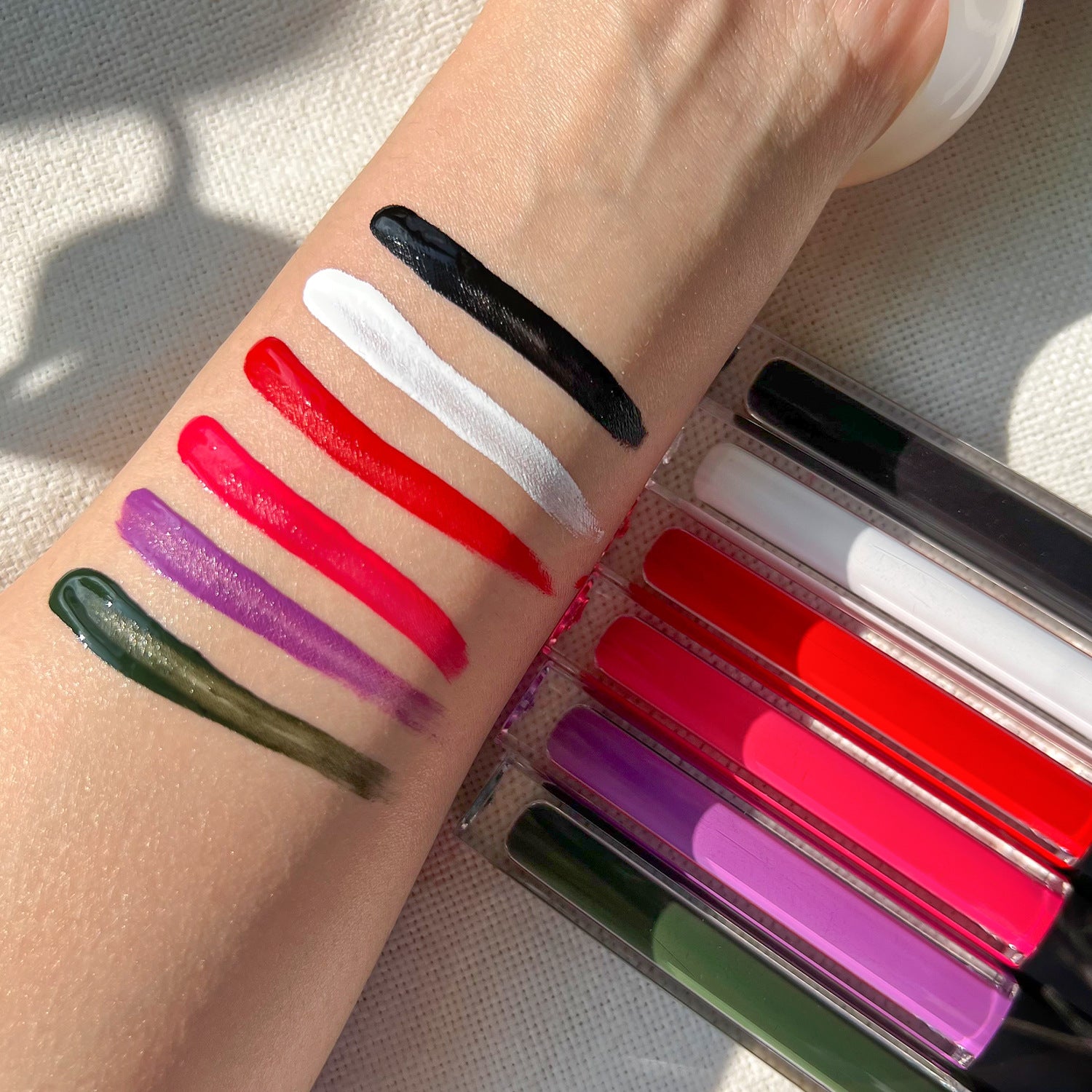 MULTIPURPOSE LIPS & FACE PAINTING